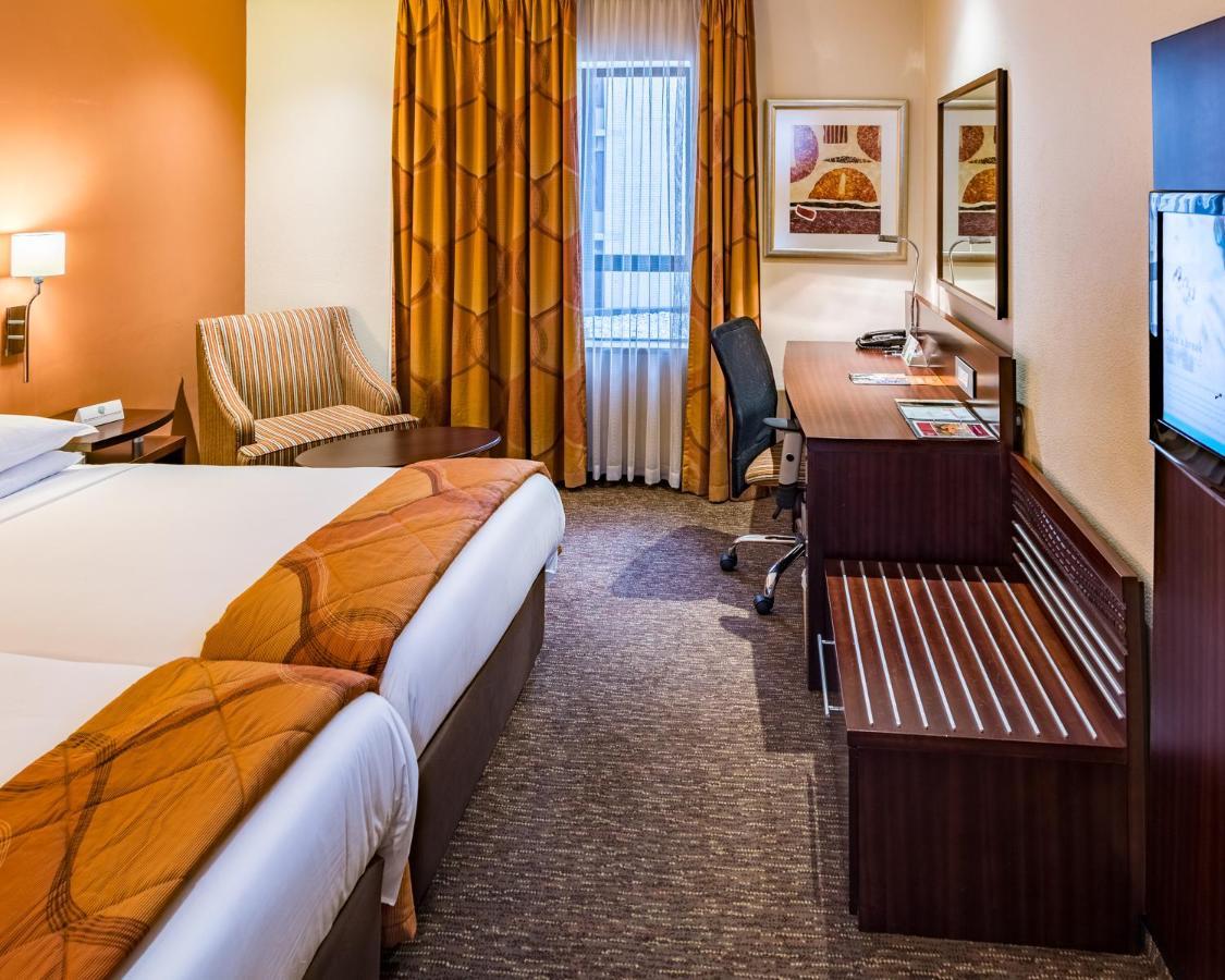 City Lodge Hotel Hatfield, Претория Экстерьер фото