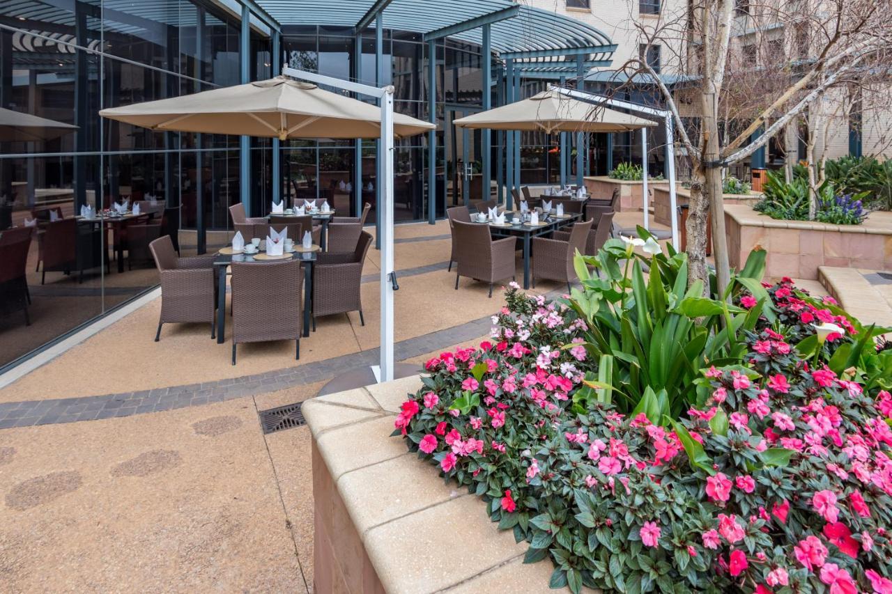 City Lodge Hotel Hatfield, Претория Экстерьер фото