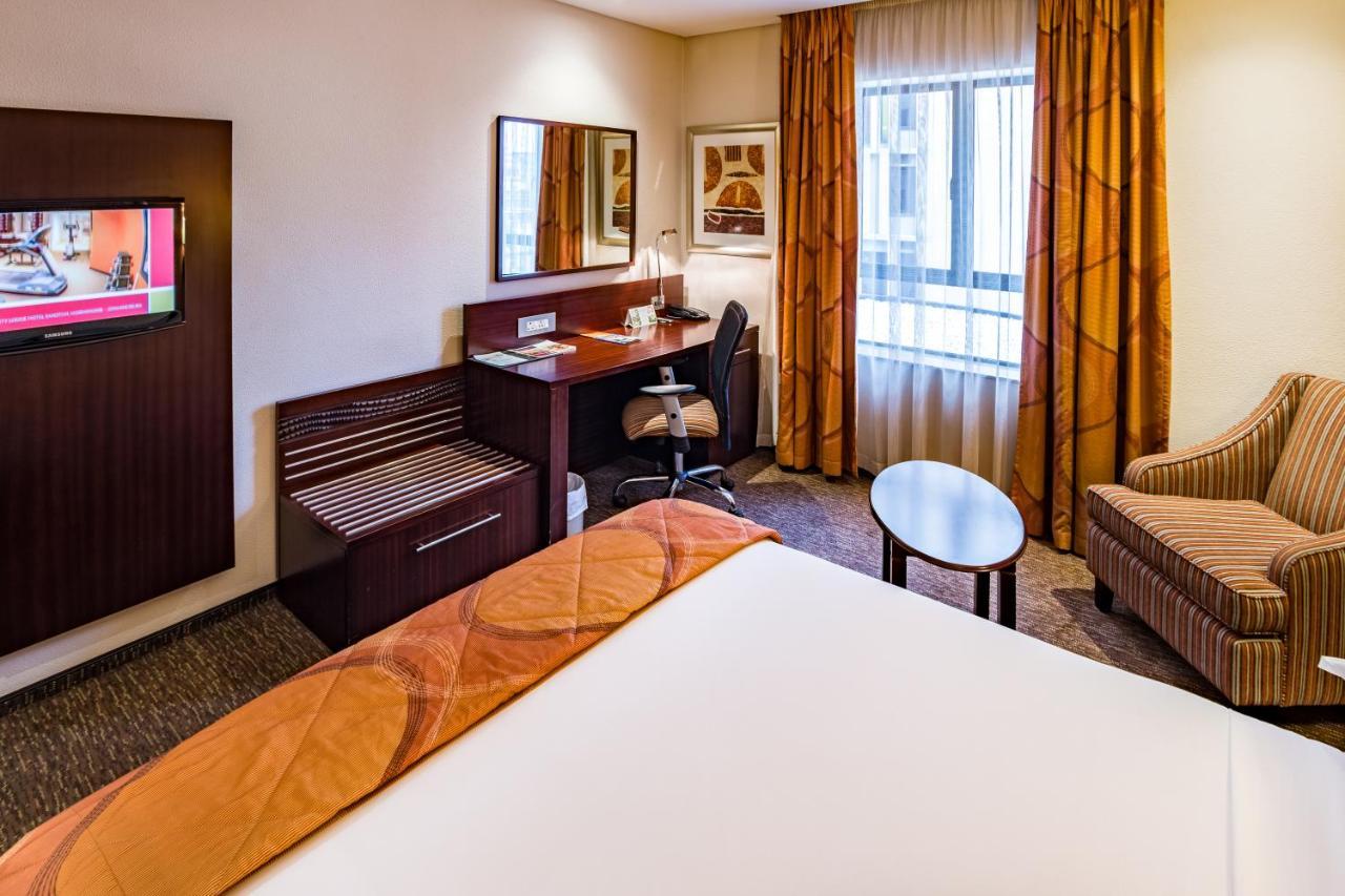 City Lodge Hotel Hatfield, Претория Экстерьер фото