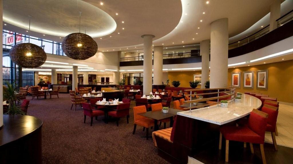 City Lodge Hotel Hatfield, Претория Экстерьер фото