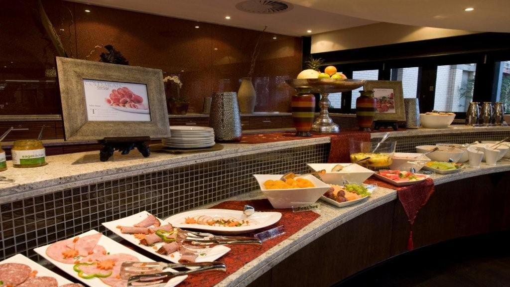 City Lodge Hotel Hatfield, Претория Экстерьер фото