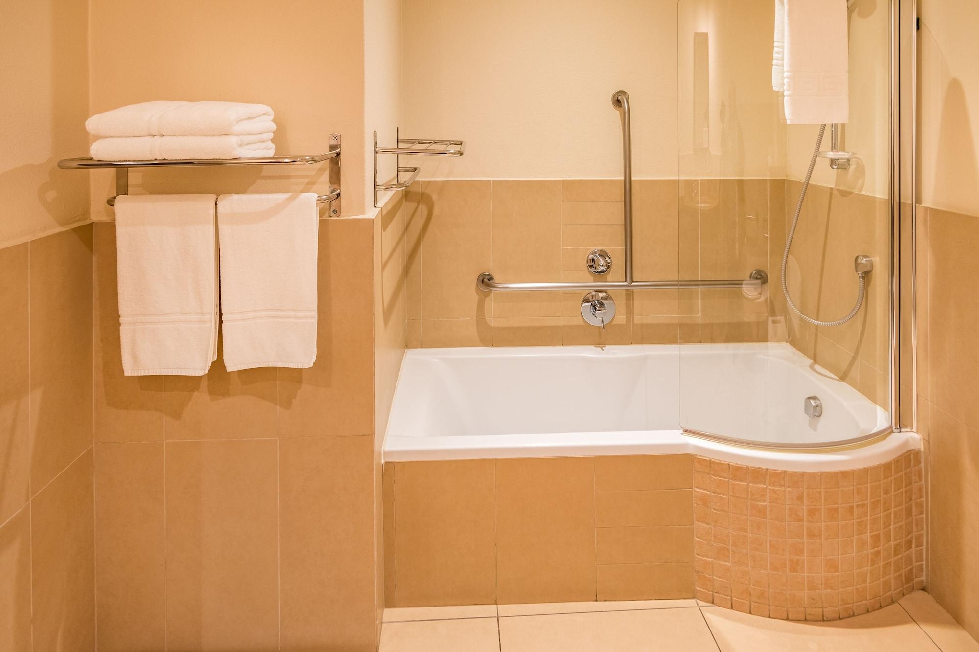 City Lodge Hotel Hatfield, Претория Экстерьер фото