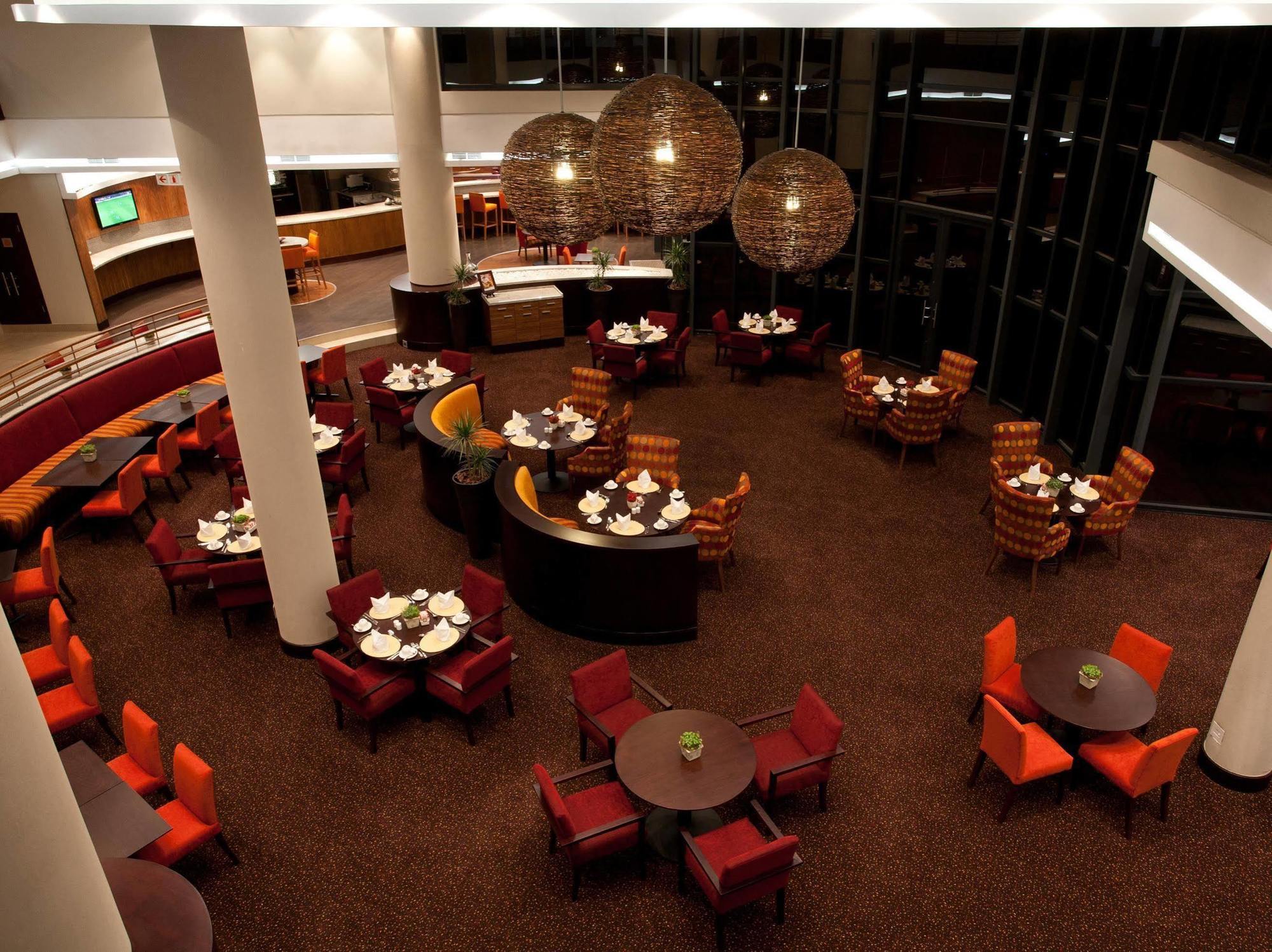 City Lodge Hotel Hatfield, Претория Экстерьер фото