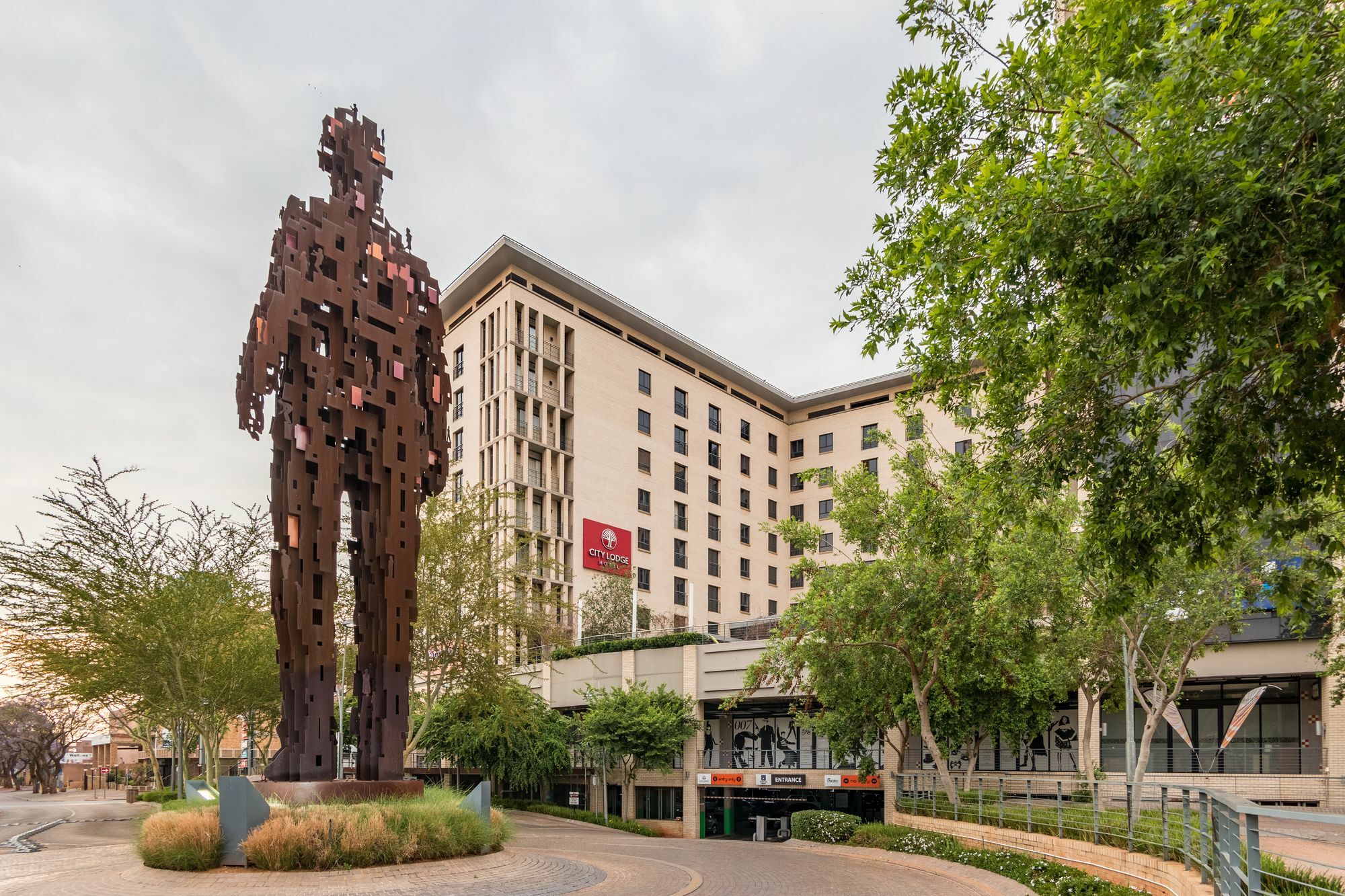 City Lodge Hotel Hatfield, Претория Экстерьер фото